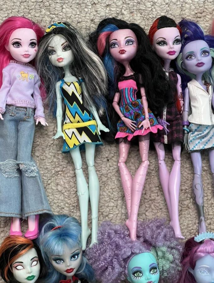 Monster High Doll Lot (54 Dolls) – Extra Clothes, Shoes, Accessories, Stands & More!